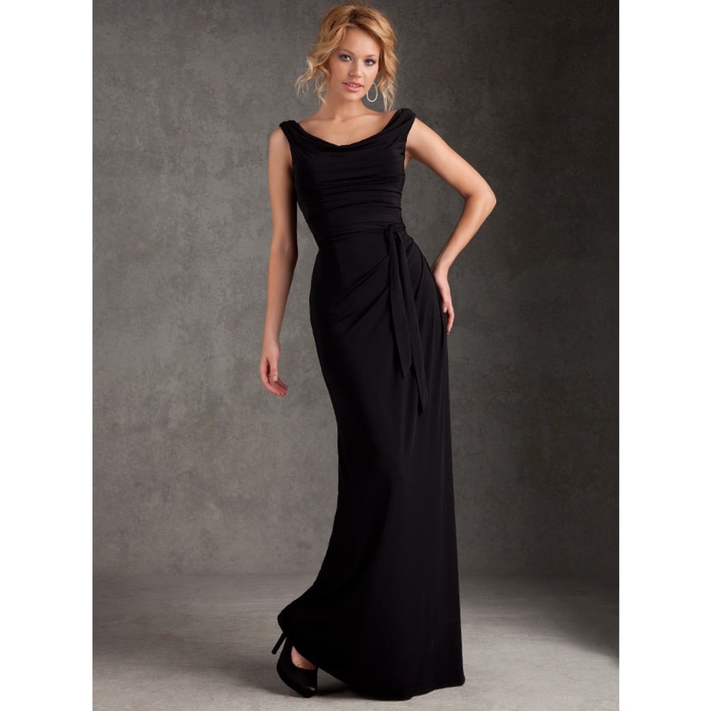 **NEVER WORN!!** NWOT Black Mori Lee Dress